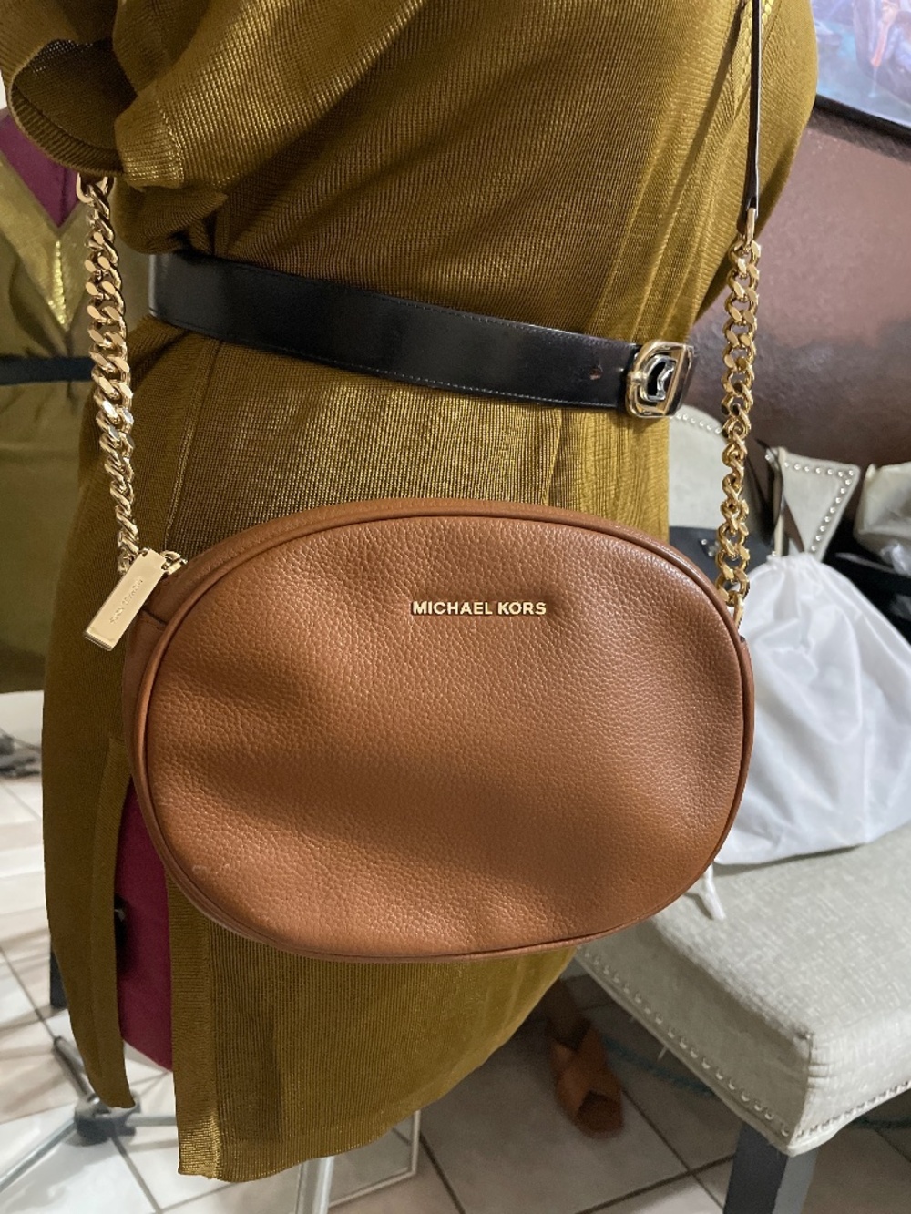 MICHAEL KORS oval leather crossbody bag